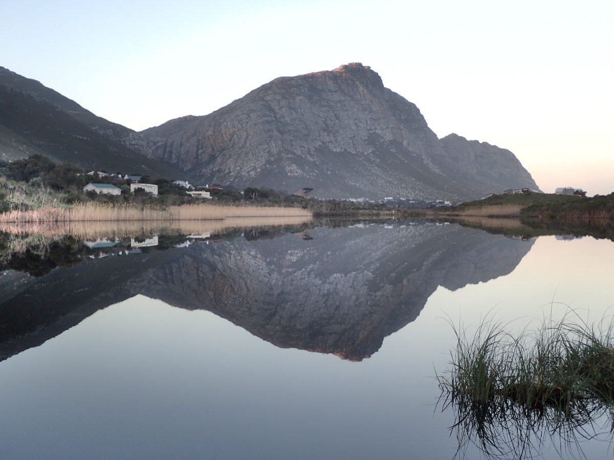 Kogelberg mountain landscape and reflection